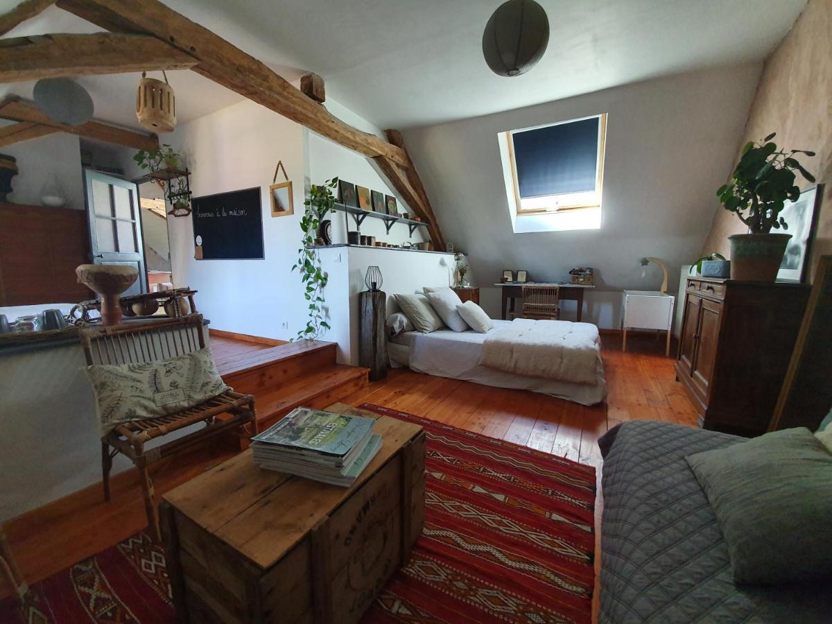 Chambre d'hôtes à la campagne Nevers Challuy Esterno foto